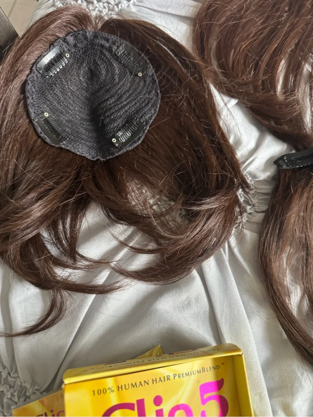 Light brown Women's Hair Extensions - 100% human hair premium blend